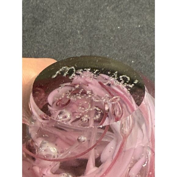 Vintage Signed Pink Paperweight- BEAUTIFUL GLASS Dated Unk Artist 1990 Egg Shape - Picture 8 of 8